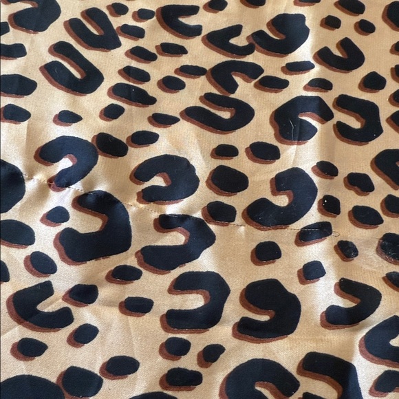 Leopard Scarf - Picture 5 of 6